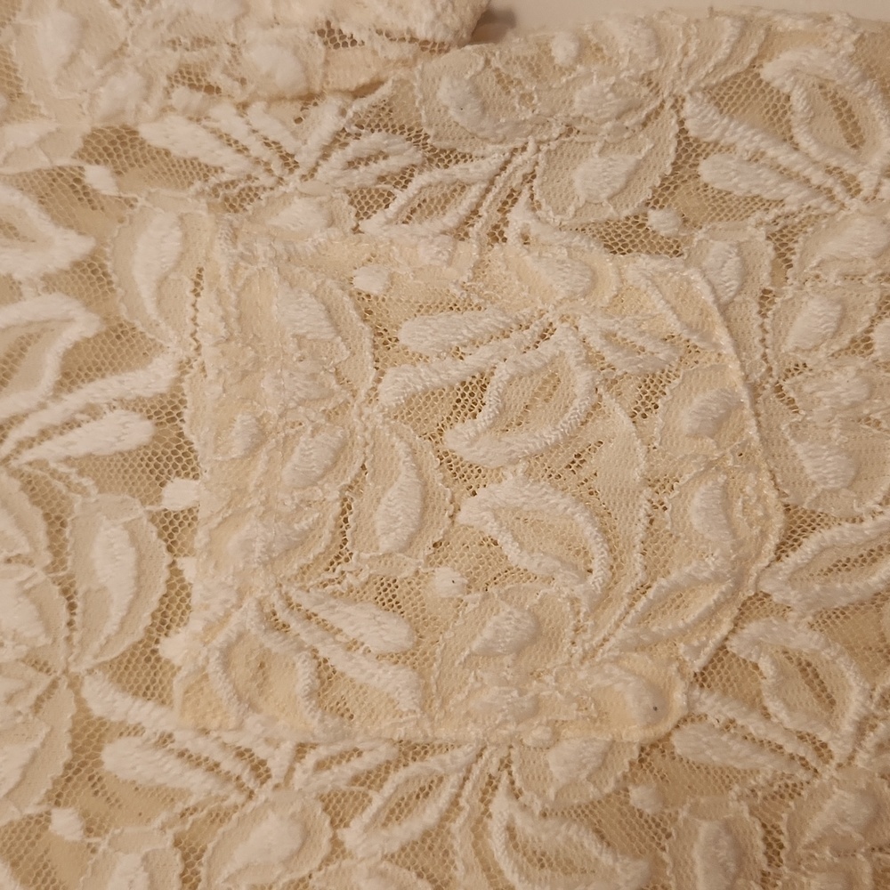 Bebe Floral Lace Cap Sleeve Top Size XS - Picture 5 of 6